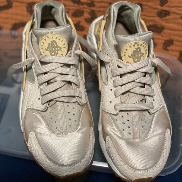 Nike Air Huarache Size 8.5W - Picture 4 of 6